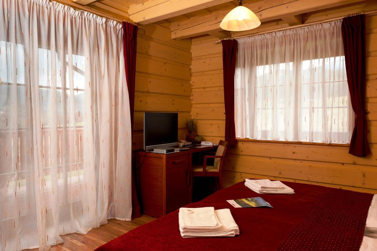 Green Inn Hotel Ostravice Extérieur photo