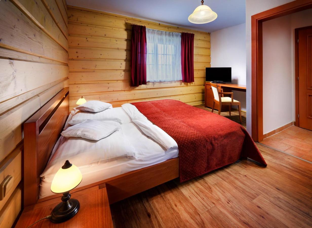 Green Inn Hotel Ostravice Extérieur photo